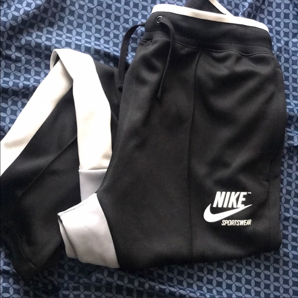 Nike joggers